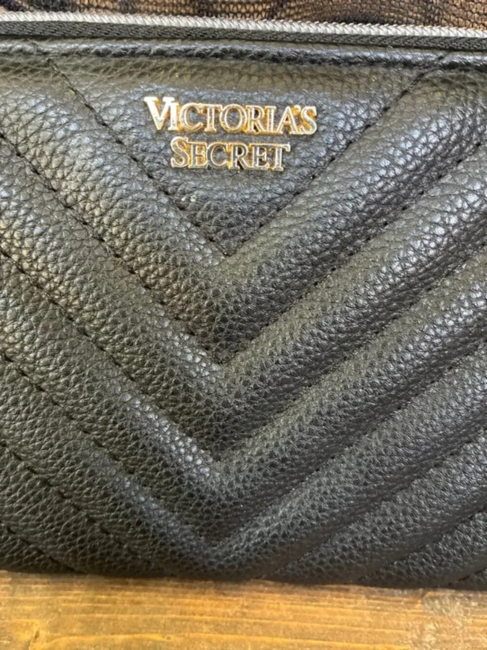 Victoria's Secret Black Quilted V-Quilt Wristlet Wallet Clutch Bag